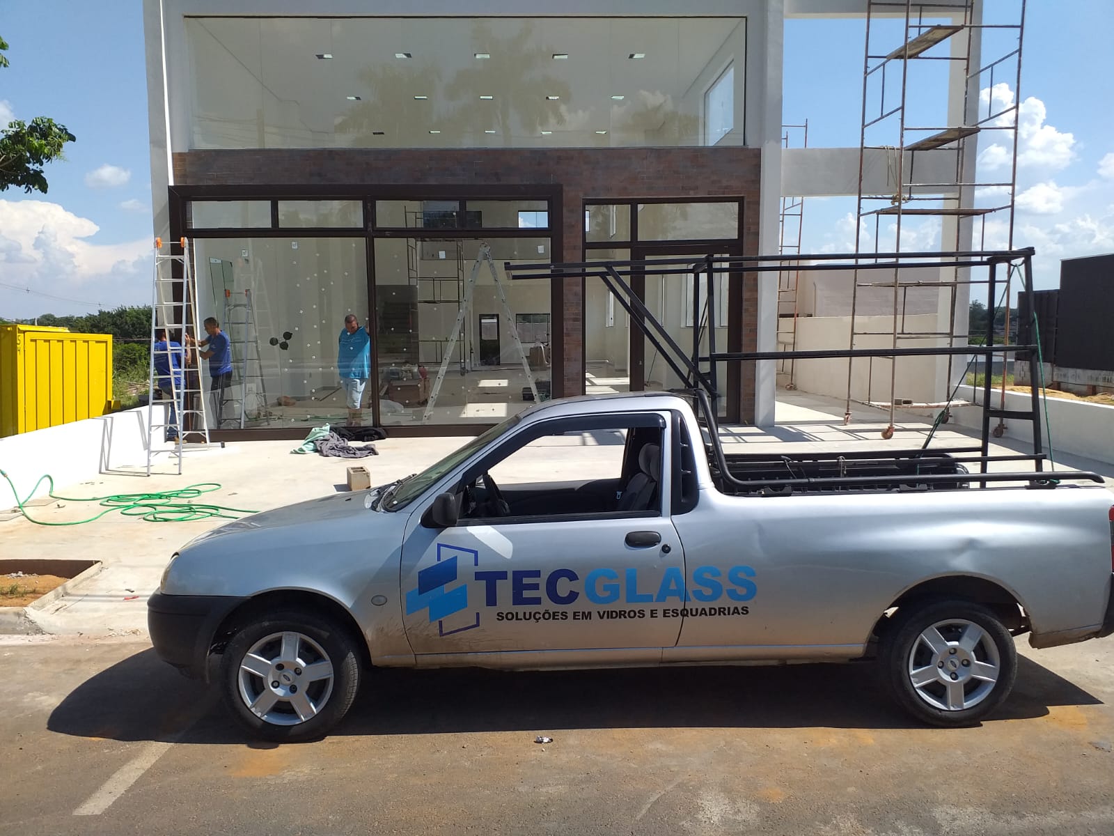 Fachada Comercial em Vidro
